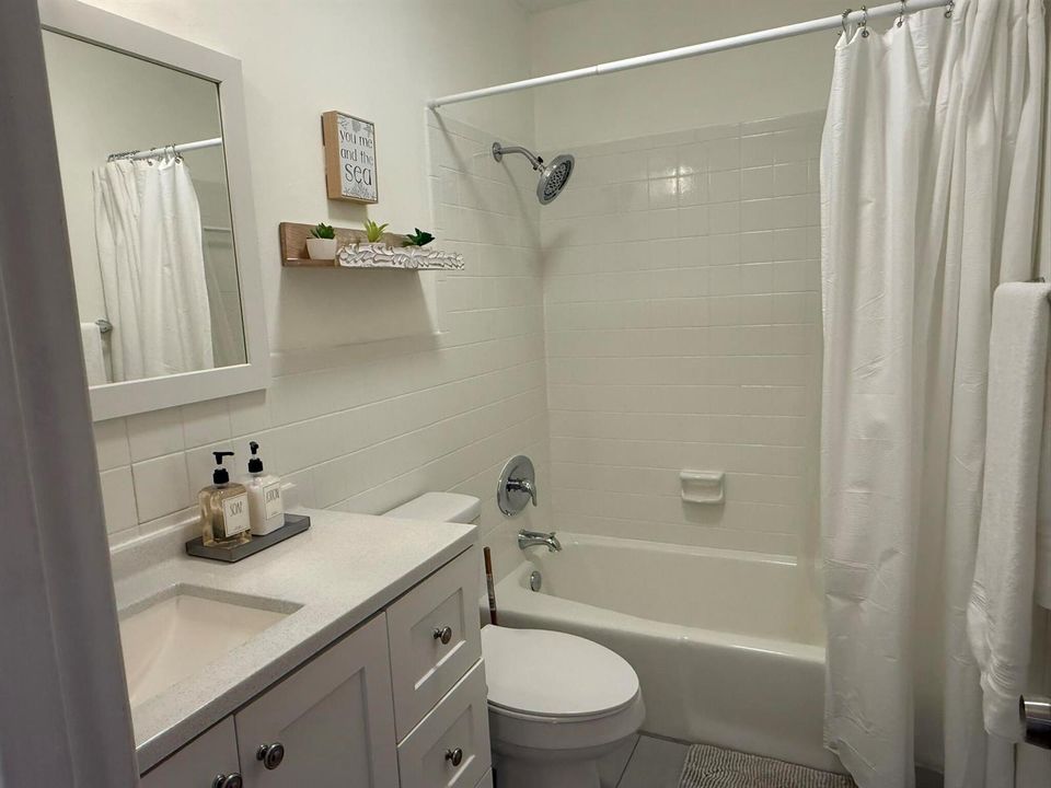 Unit B Bathroom