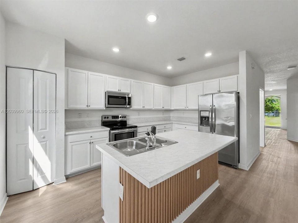 For Rent: $2,950 (3 beds, 2 baths, 1887 Square Feet)