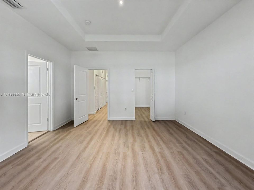 For Rent: $2,950 (3 beds, 2 baths, 1887 Square Feet)
