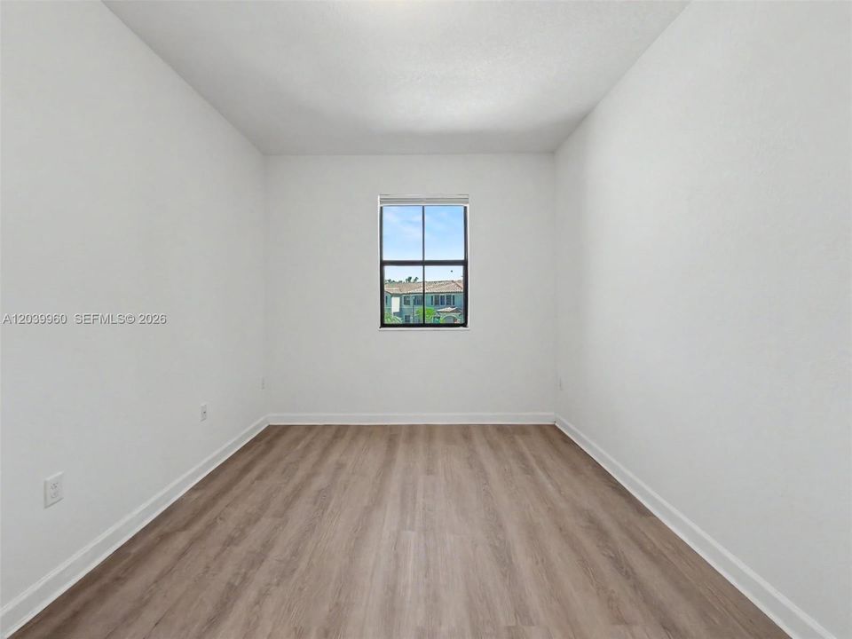 For Rent: $2,950 (3 beds, 2 baths, 1887 Square Feet)