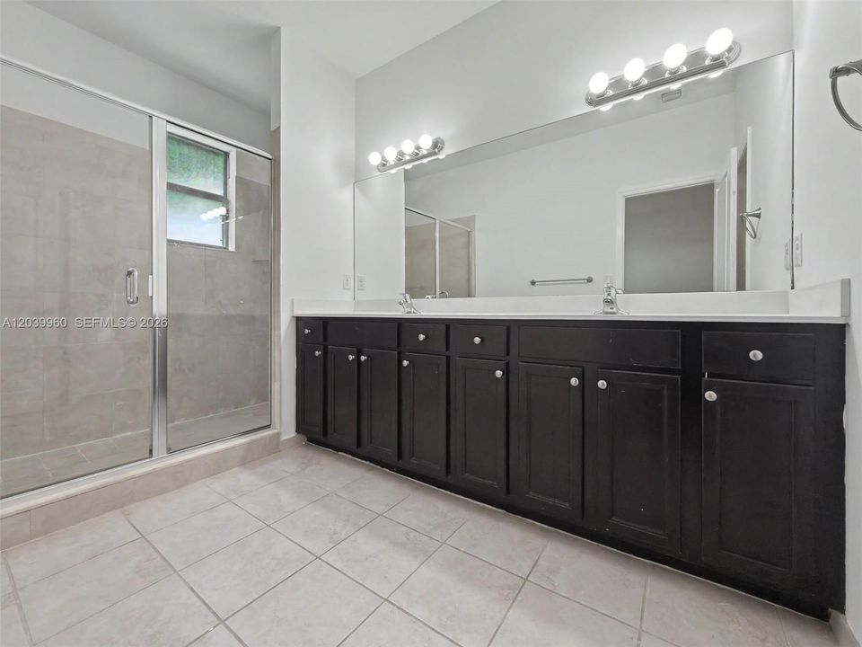 For Rent: $2,950 (3 beds, 2 baths, 1887 Square Feet)