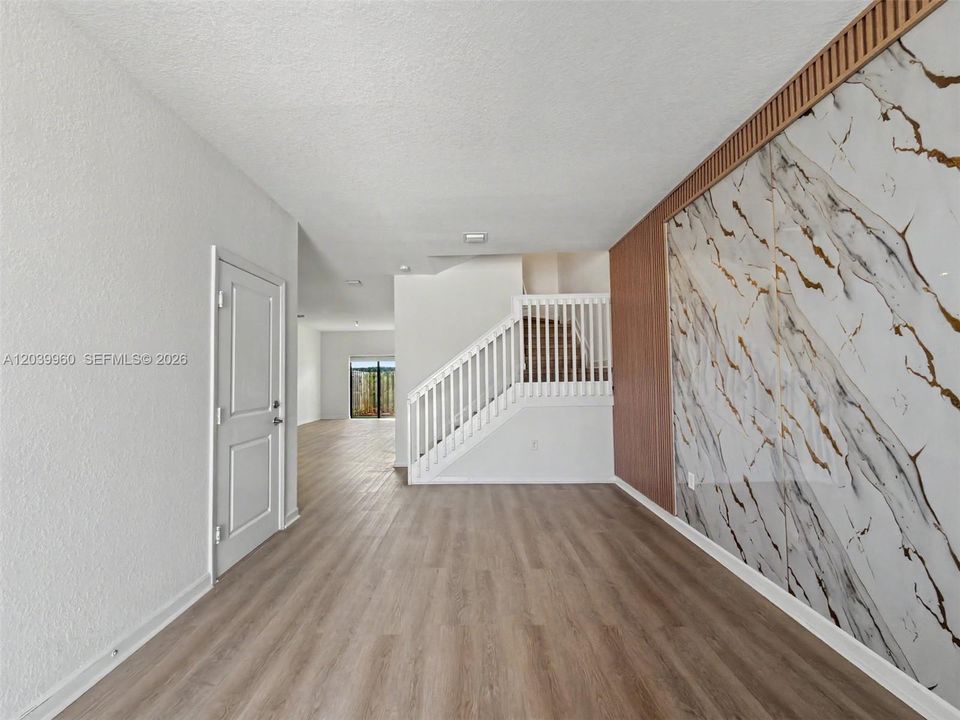 For Rent: $2,950 (3 beds, 2 baths, 1887 Square Feet)