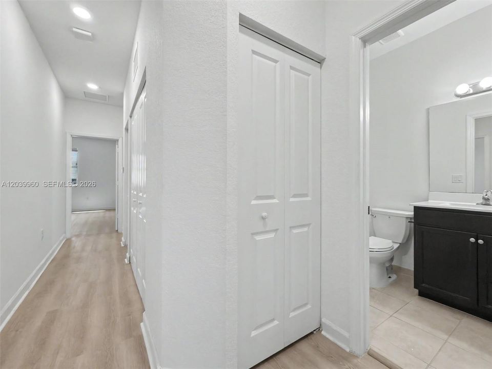 For Rent: $2,950 (3 beds, 2 baths, 1887 Square Feet)