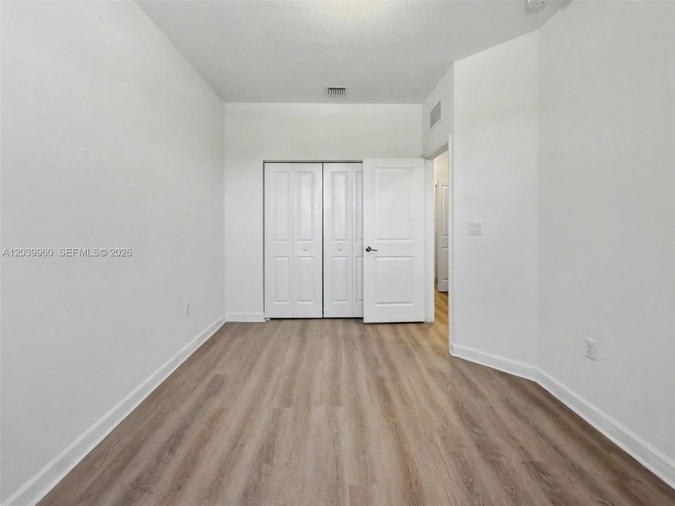For Rent: $2,950 (3 beds, 2 baths, 1887 Square Feet)