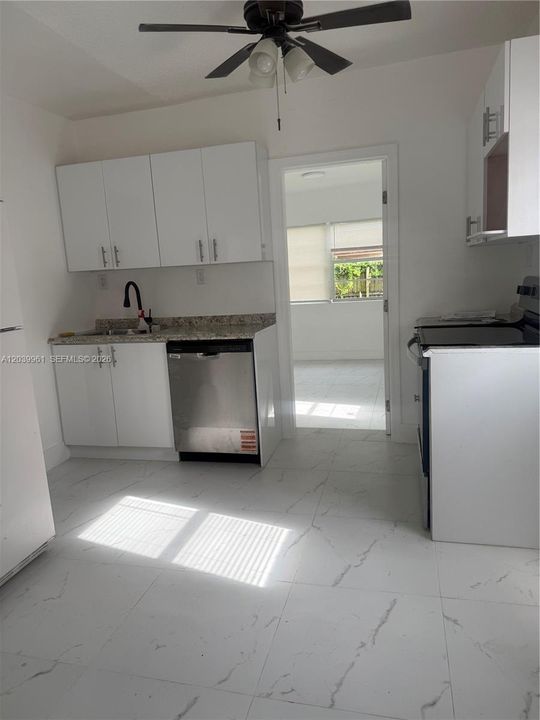 В аренду: $2,400 (2 спален, 2 ванн, 573 Квадратных фут)