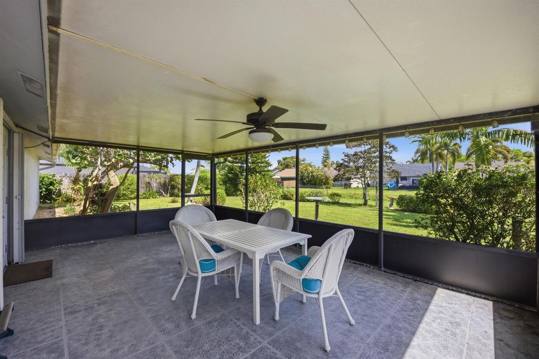 Covered/screened patio