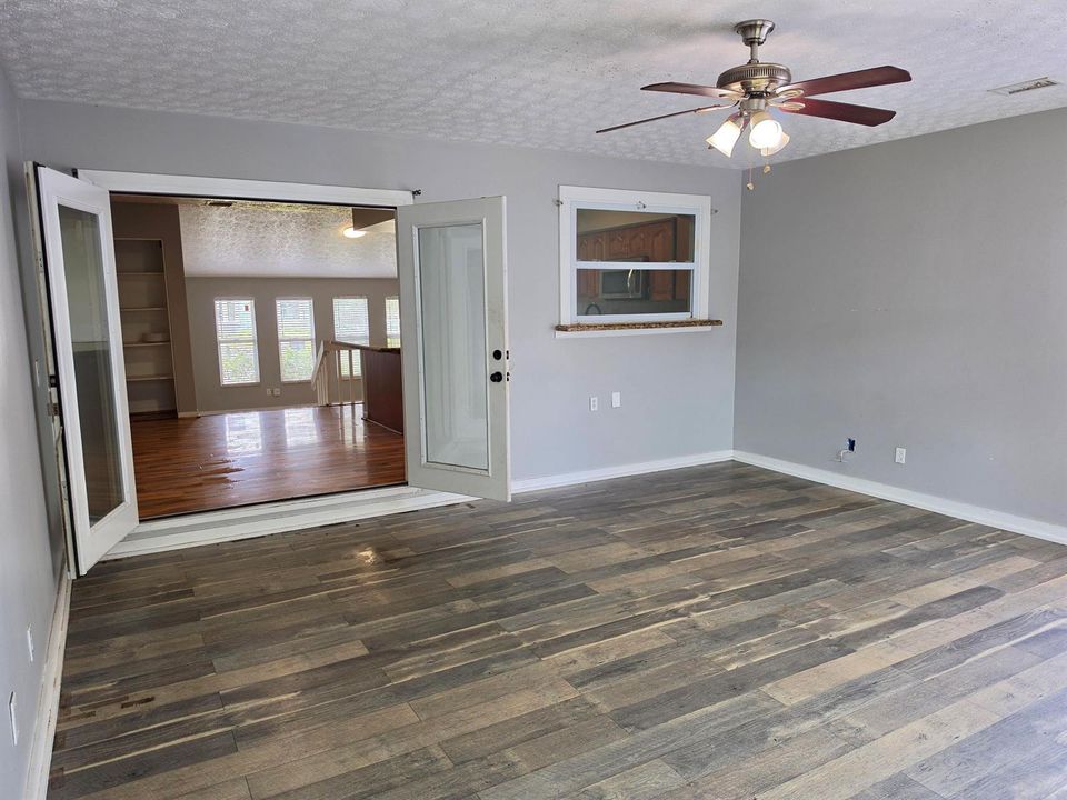 Large 3rd bedroom/bonus room