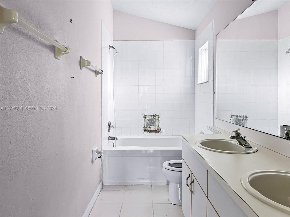 For Sale: $265,000 (3 beds, 2 baths, 1440 Square Feet)