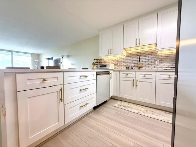 Palm Aire- Kitchen 11