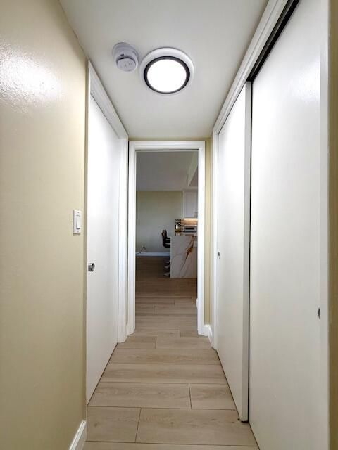 Palm Aire- Corridor Guest Bathroom