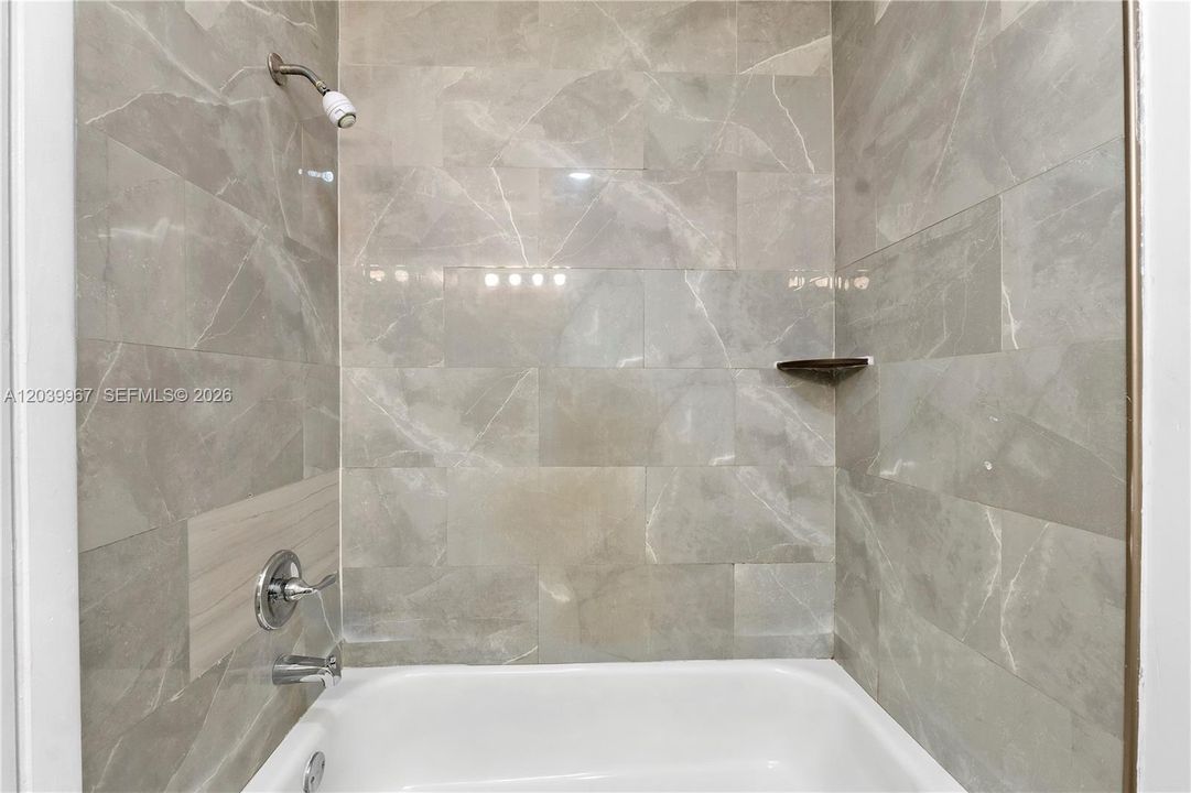 En Venta: $485,000 (4 camas, 2 baños, 1494 Pies cuadrados)