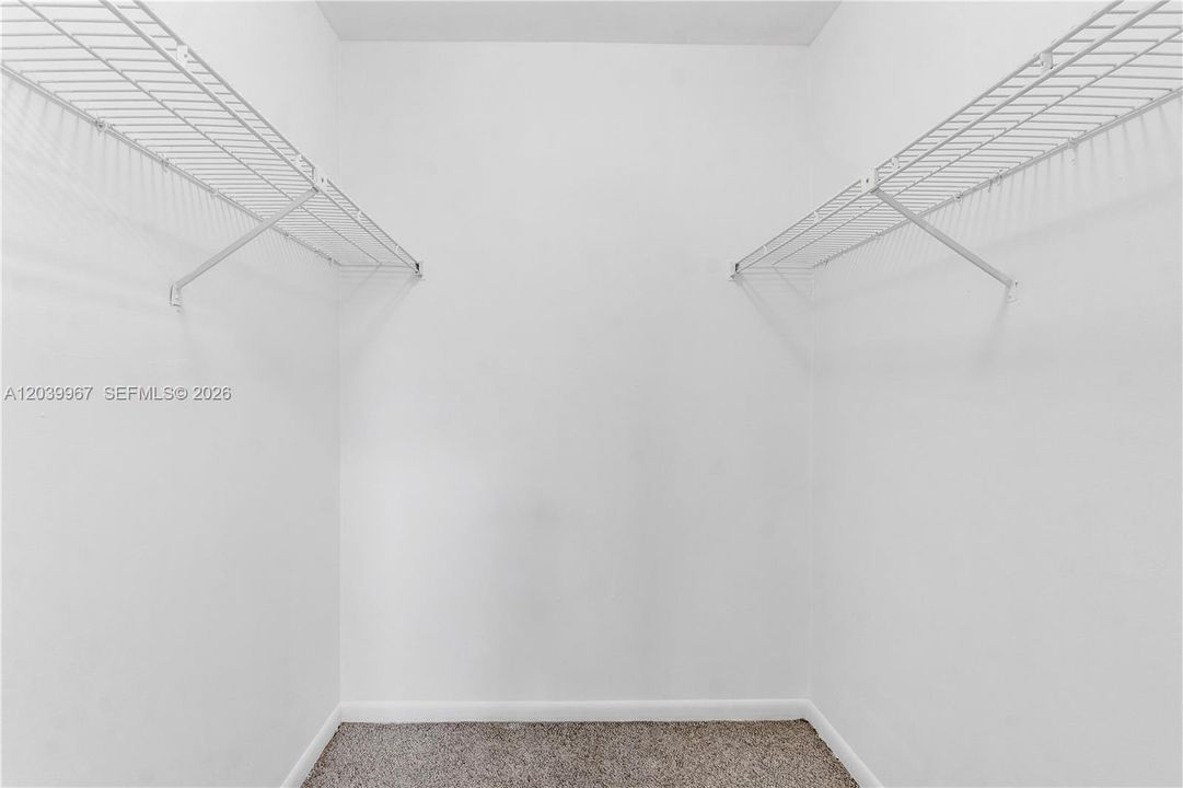 En Venta: $485,000 (4 camas, 2 baños, 1494 Pies cuadrados)