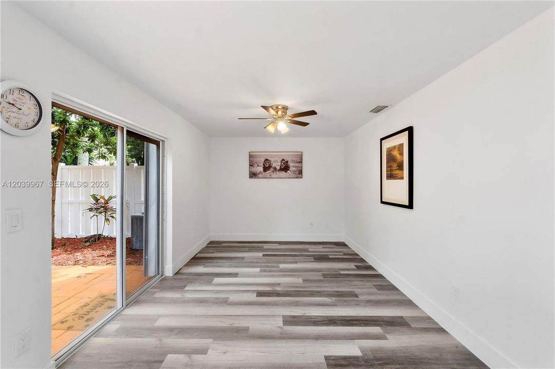 En Venta: $485,000 (4 camas, 2 baños, 1494 Pies cuadrados)
