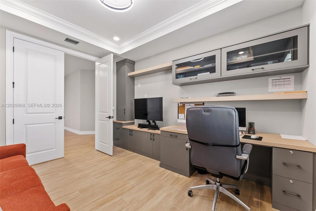 For Sale: $679,000 (4 beds, 3 baths, 2709 Square Feet)
