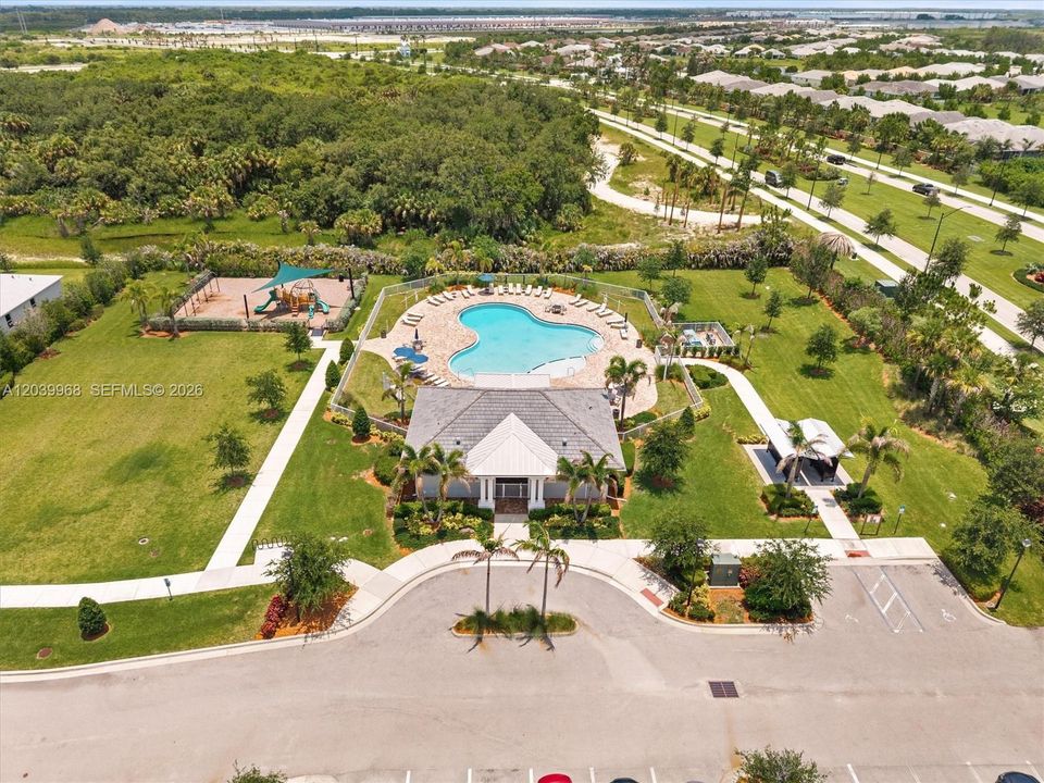 For Sale: $679,000 (4 beds, 3 baths, 2709 Square Feet)