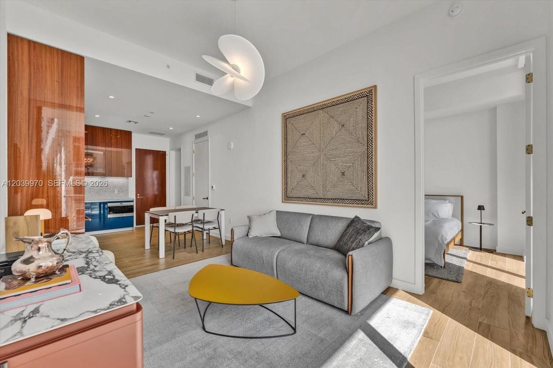 В аренду: $12,000 (2 спален, 2 ванн, 886 Квадратных фут)