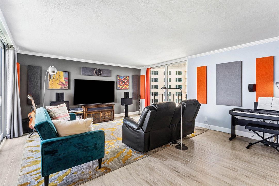 010-5420NorthOceanDrive-905-RivieraBeach