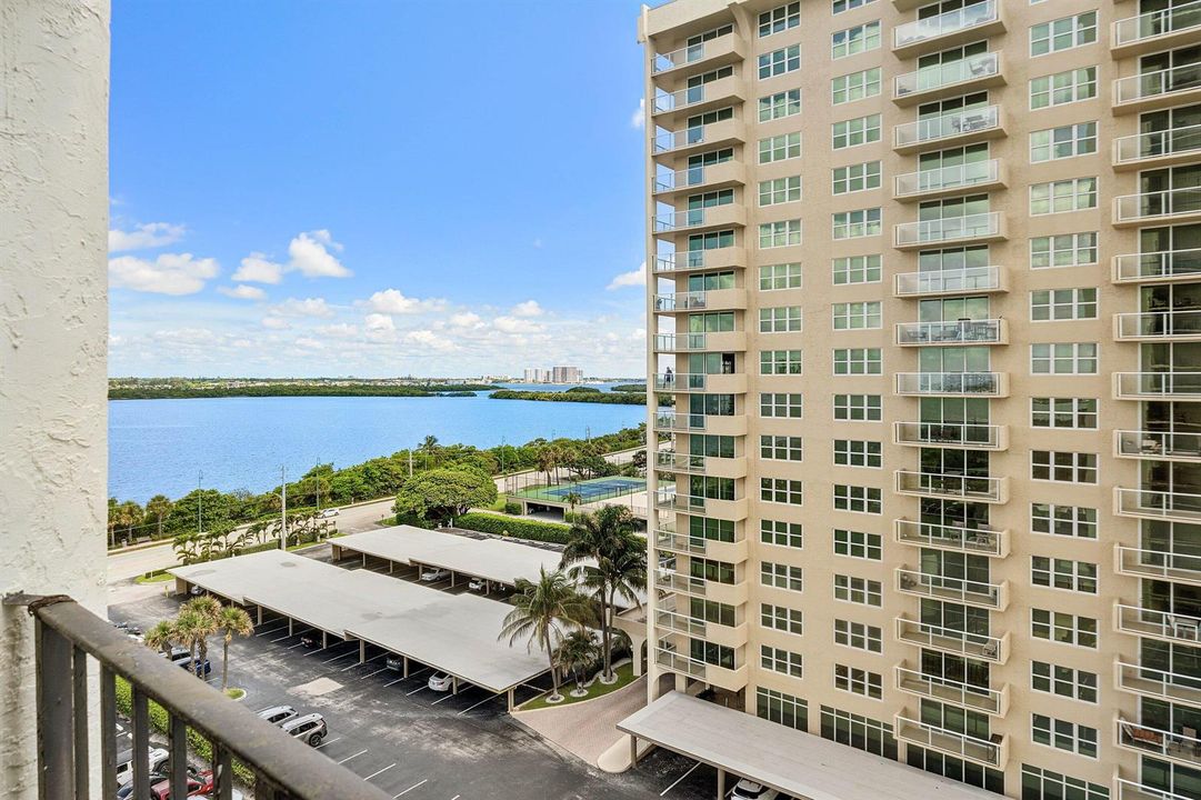 027-5420NorthOceanDrive-905-RivieraBeach