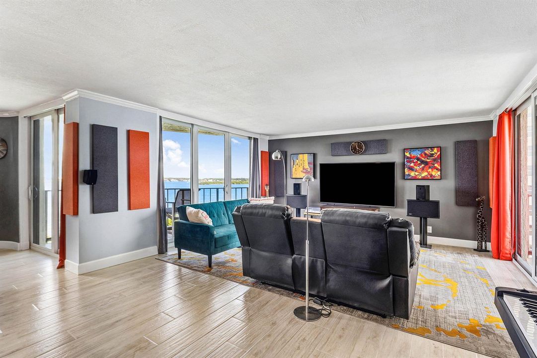011-5420NorthOceanDrive-905-RivieraBeach
