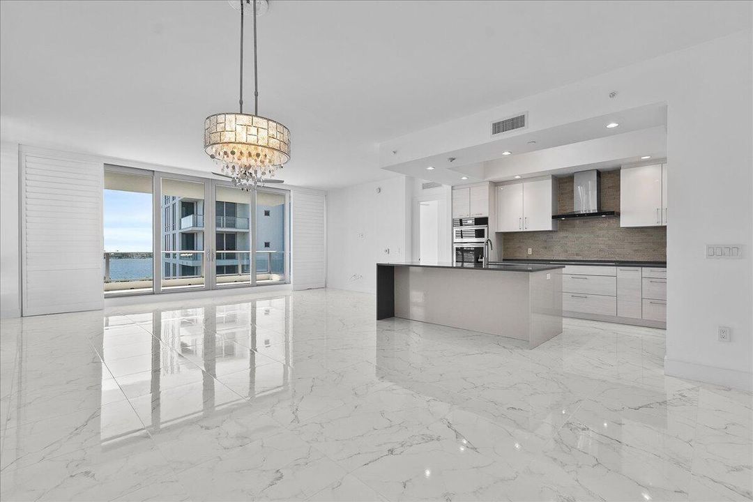 Kitchen/dining/living