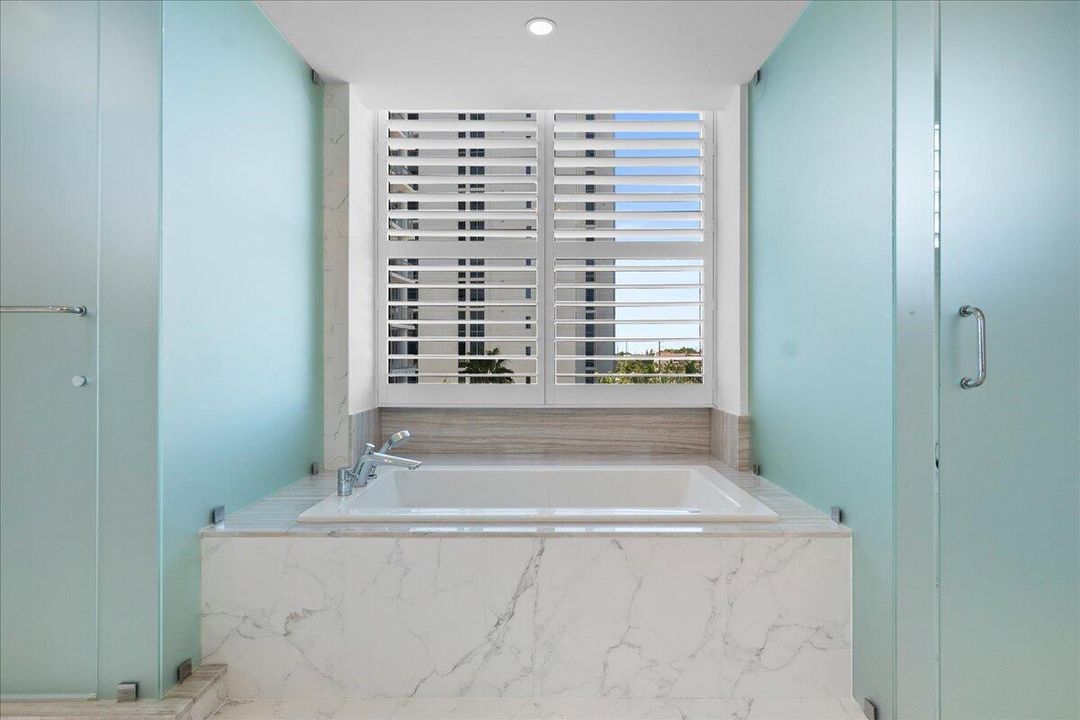 Tub