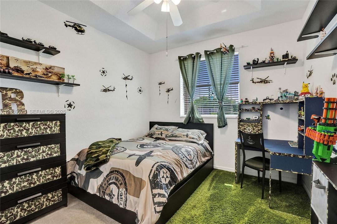 En Venta: $875,000 (4 camas, 3 baños, 2956 Pies cuadrados)