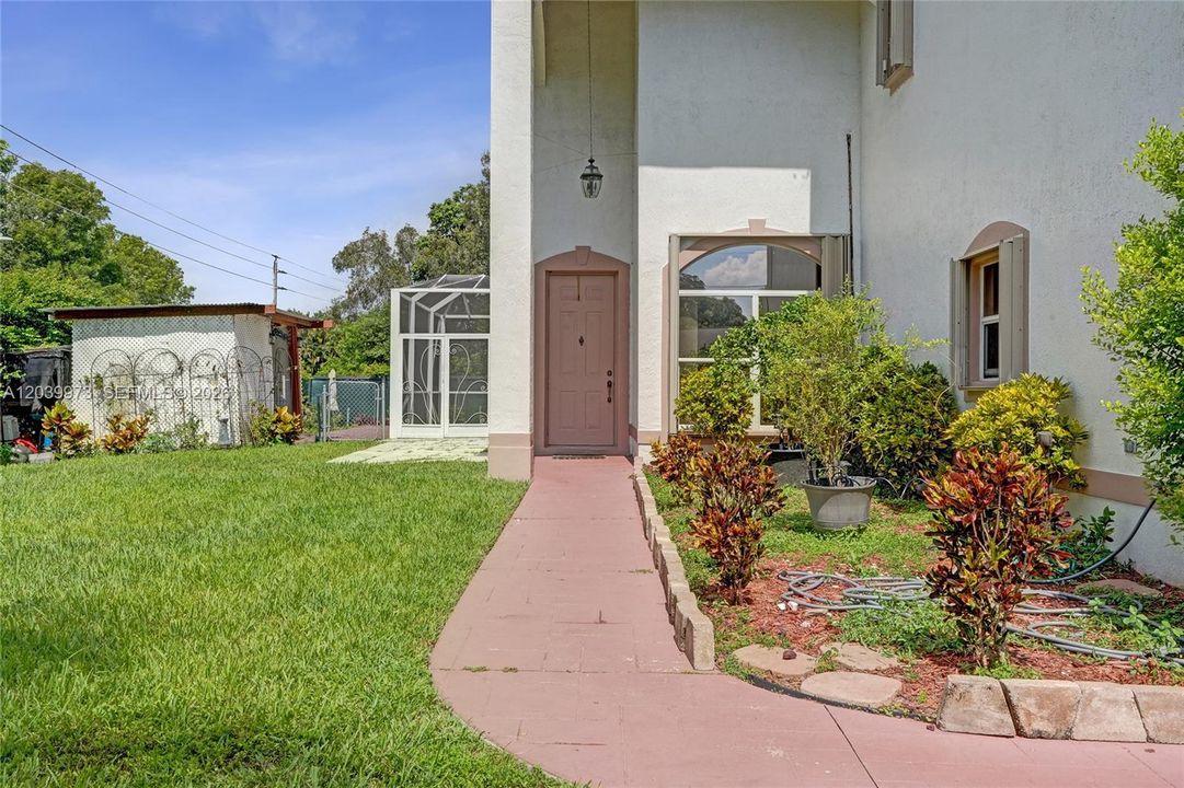 En Venta: $875,000 (4 camas, 3 baños, 2956 Pies cuadrados)