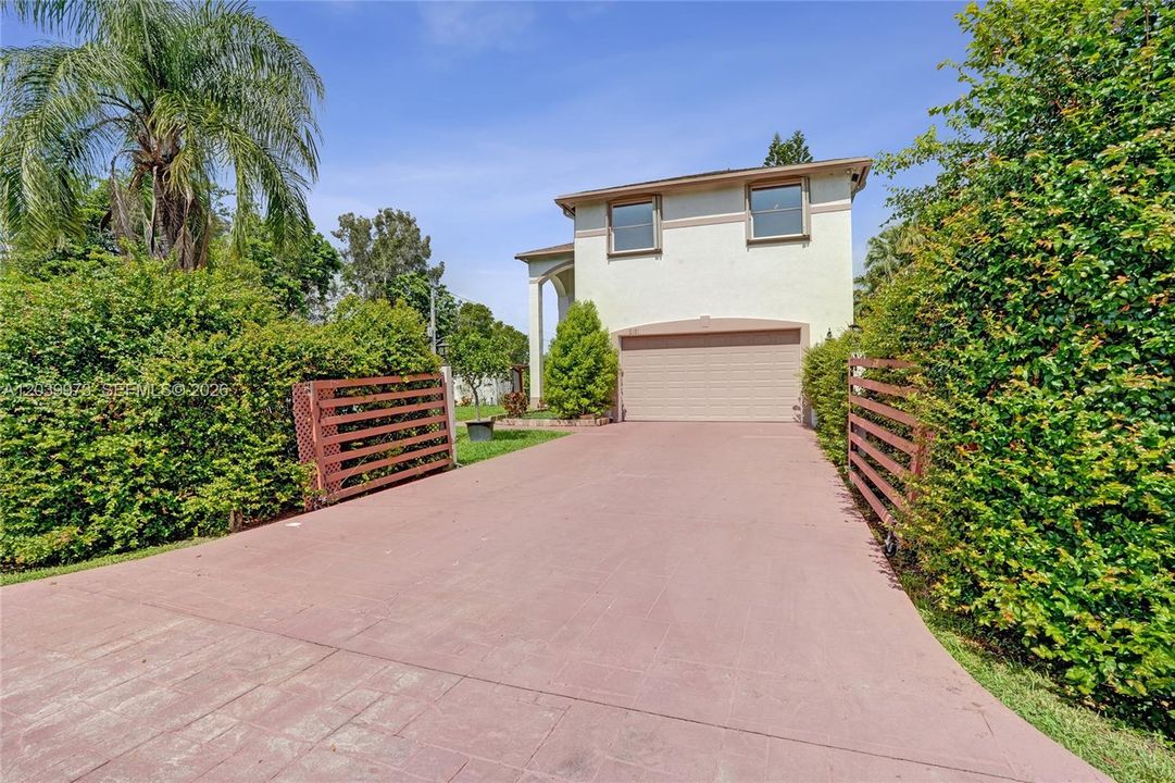 En Venta: $875,000 (4 camas, 3 baños, 2956 Pies cuadrados)