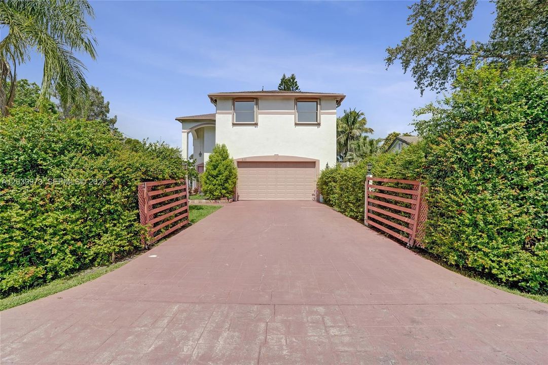 En Venta: $875,000 (4 camas, 3 baños, 2956 Pies cuadrados)
