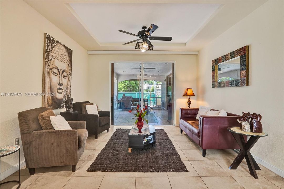 En Venta: $875,000 (4 camas, 3 baños, 2956 Pies cuadrados)