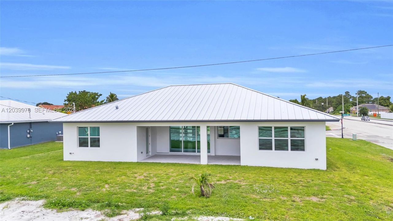 For Sale: $629,000 (4 beds, 3 baths, 2070 Square Feet)