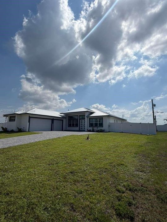 For Sale: $629,000 (4 beds, 3 baths, 2070 Square Feet)