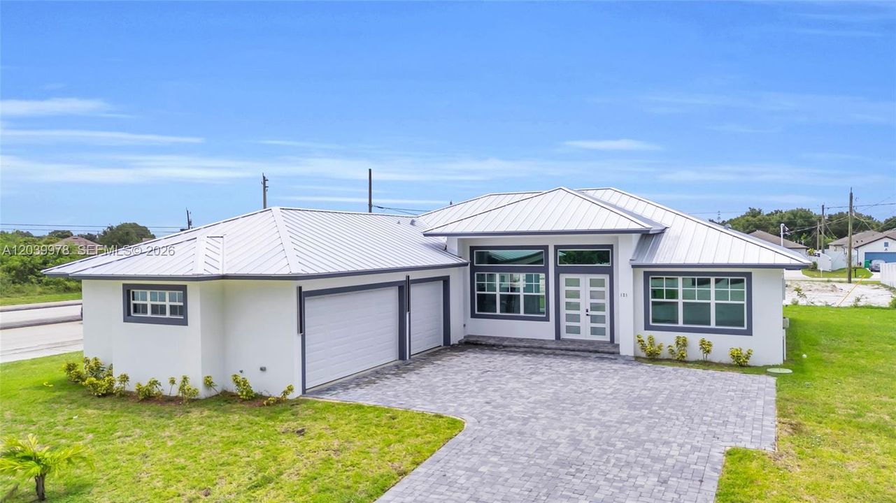 For Sale: $629,000 (4 beds, 3 baths, 2070 Square Feet)