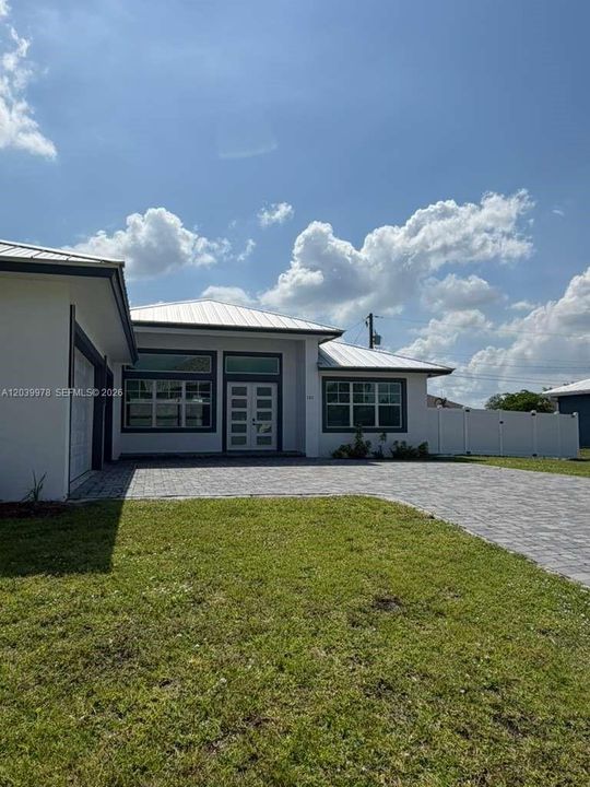 For Sale: $629,000 (4 beds, 3 baths, 2070 Square Feet)