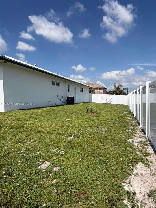 For Sale: $629,000 (4 beds, 3 baths, 2070 Square Feet)