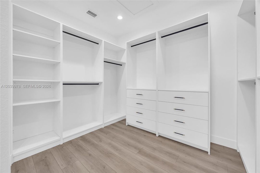 For Sale: $629,000 (4 beds, 3 baths, 2070 Square Feet)