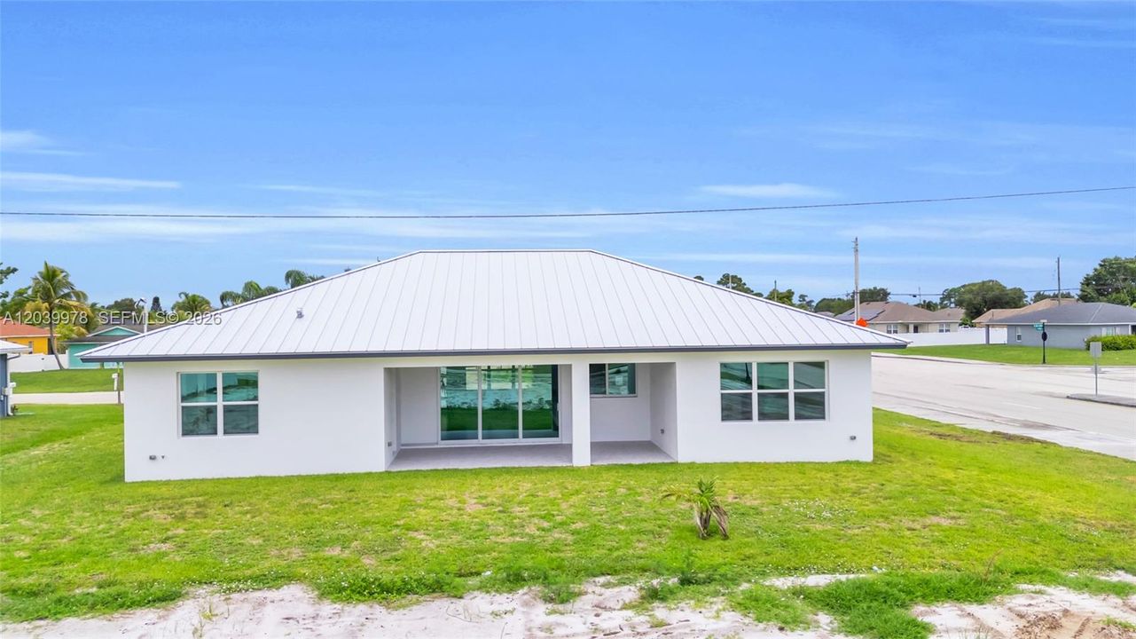 For Sale: $629,000 (4 beds, 3 baths, 2070 Square Feet)