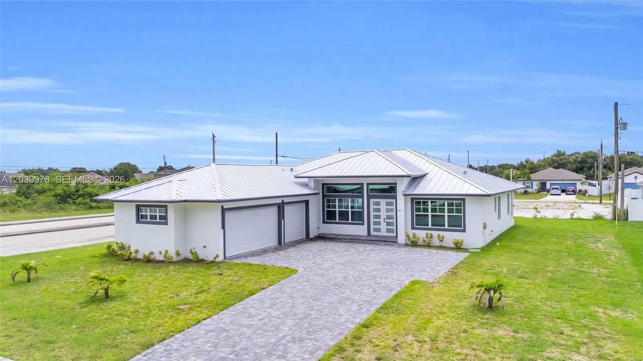 For Sale: $629,000 (4 beds, 3 baths, 2070 Square Feet)