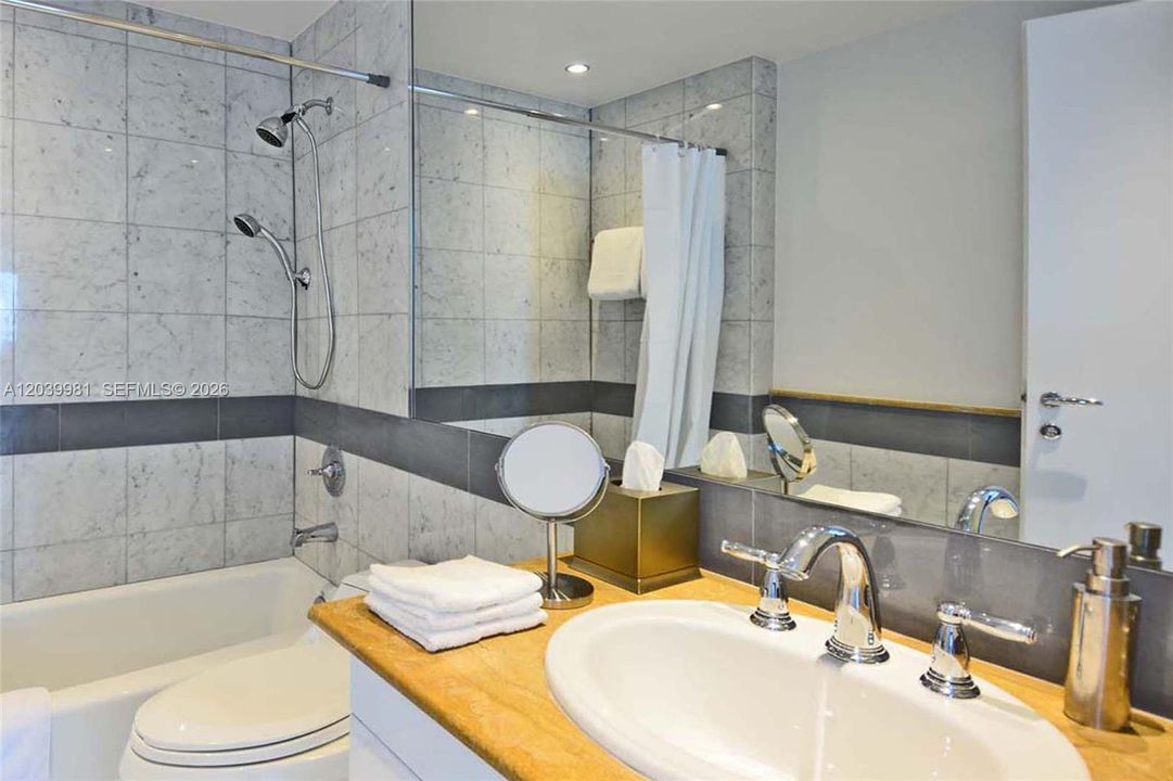 For Rent: $9,000 (2 beds, 2 baths, 1058 Square Feet)