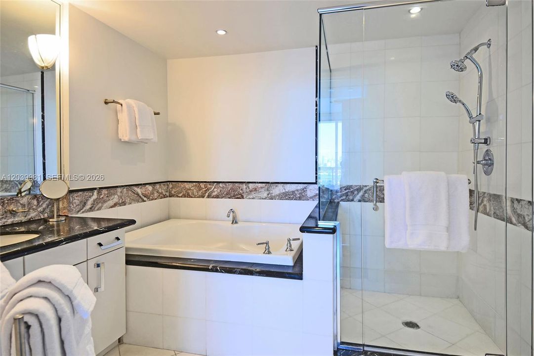 For Rent: $9,000 (2 beds, 2 baths, 1058 Square Feet)