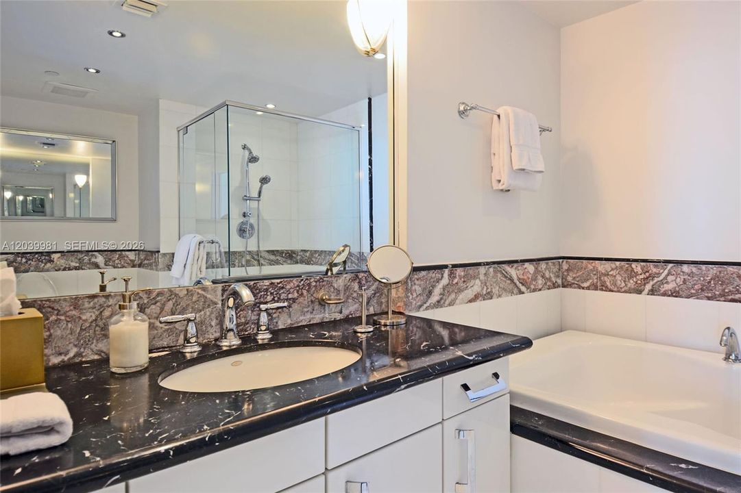 For Rent: $9,000 (2 beds, 2 baths, 1058 Square Feet)