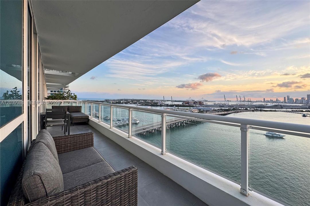 For Rent: $9,000 (2 beds, 2 baths, 1058 Square Feet)