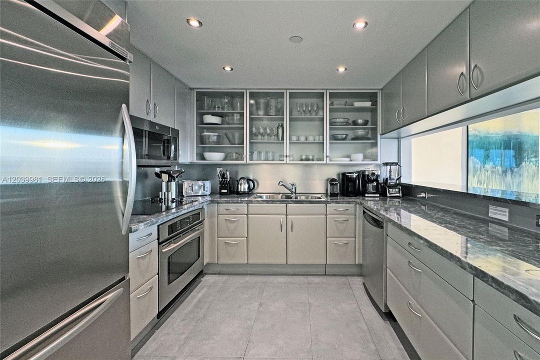 For Rent: $9,000 (2 beds, 2 baths, 1058 Square Feet)