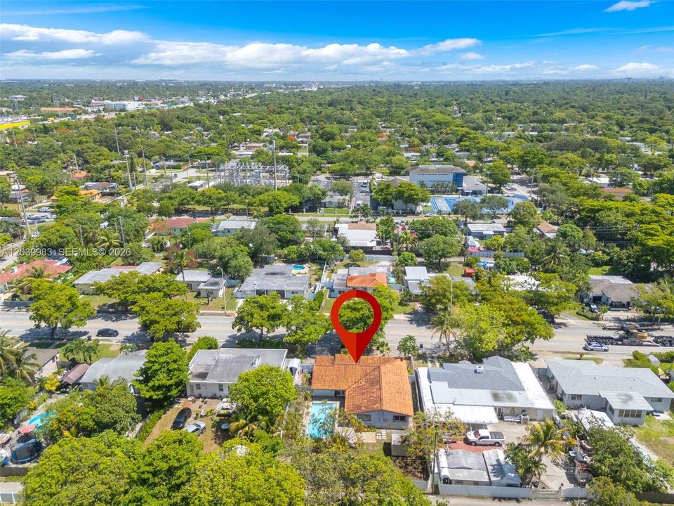 En Venta: $810,000 (3 camas, 3 baños, 2447 Pies cuadrados)