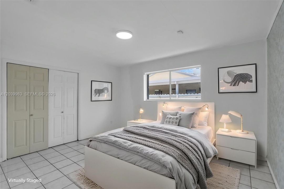 En Venta: $810,000 (3 camas, 3 baños, 2447 Pies cuadrados)