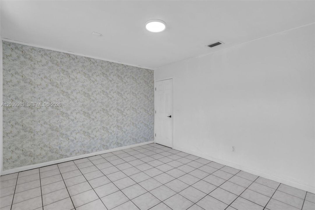 En Venta: $810,000 (3 camas, 3 baños, 2447 Pies cuadrados)