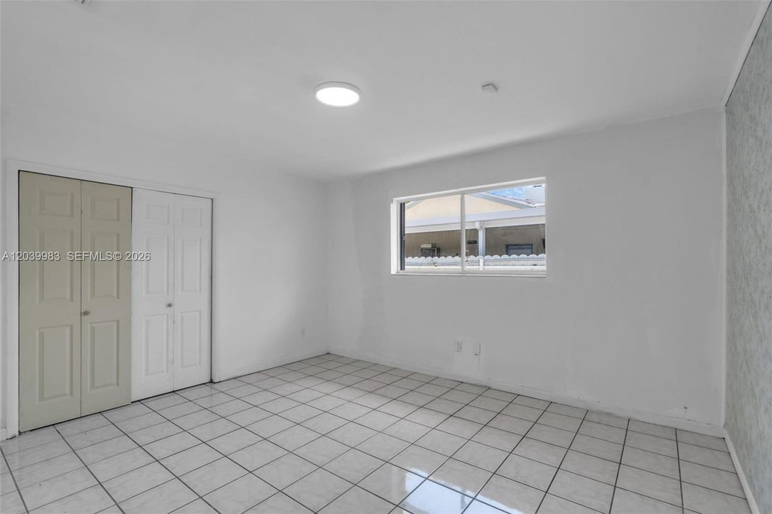 En Venta: $810,000 (3 camas, 3 baños, 2447 Pies cuadrados)