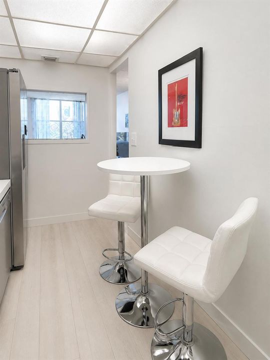 5_Dinette_seating