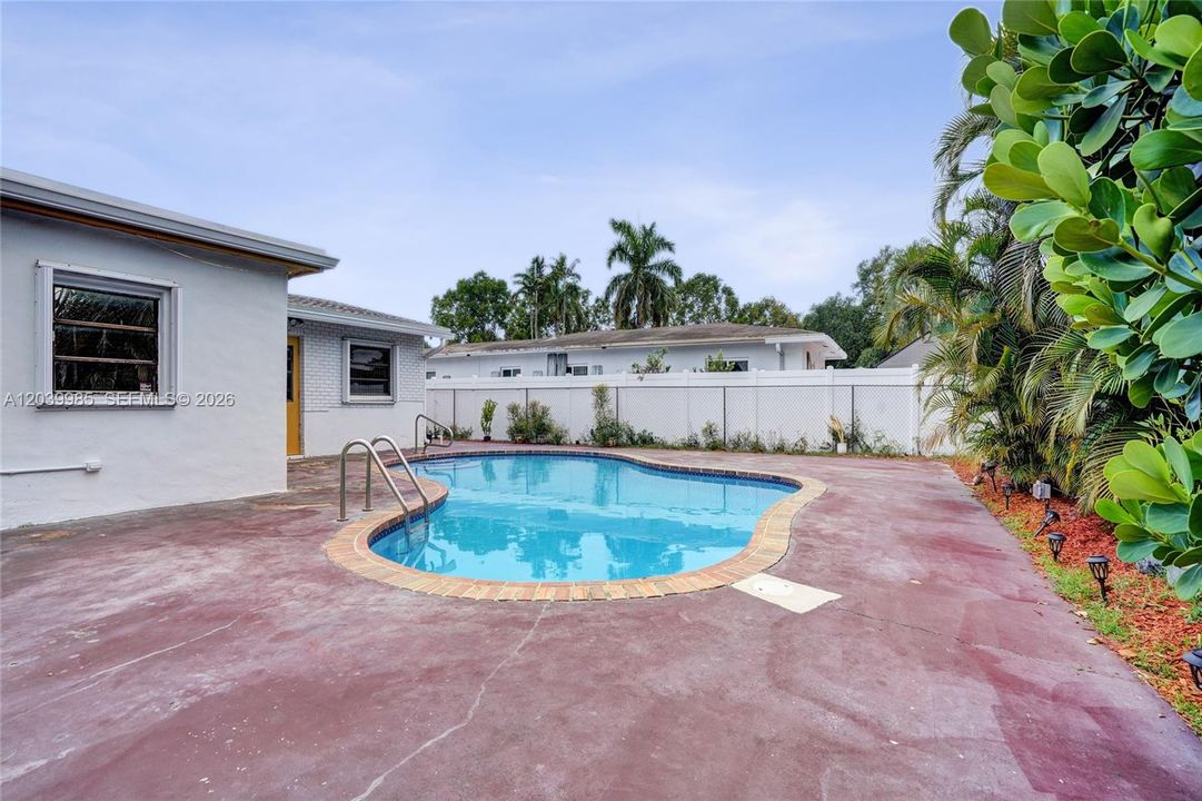 En Venta: $530,000 (3 camas, 2 baños, 1639 Pies cuadrados)