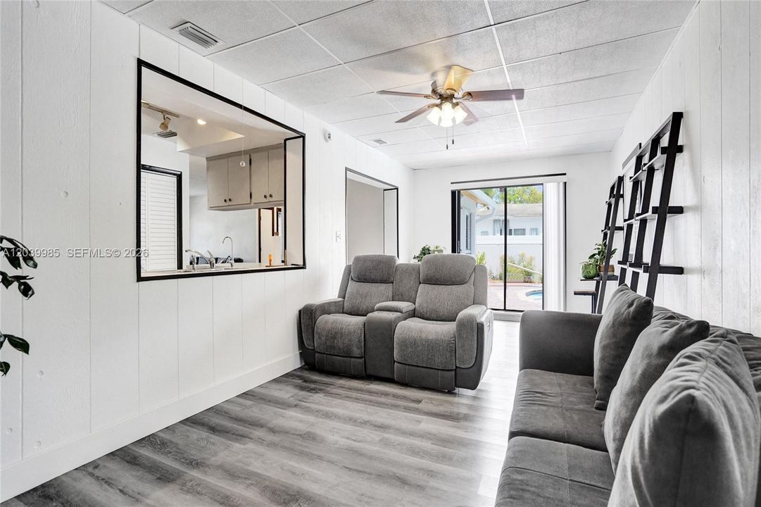 En Venta: $530,000 (3 camas, 2 baños, 1639 Pies cuadrados)